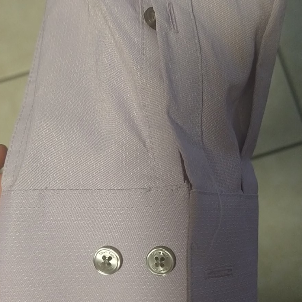 shirt - Picture 3 of 4